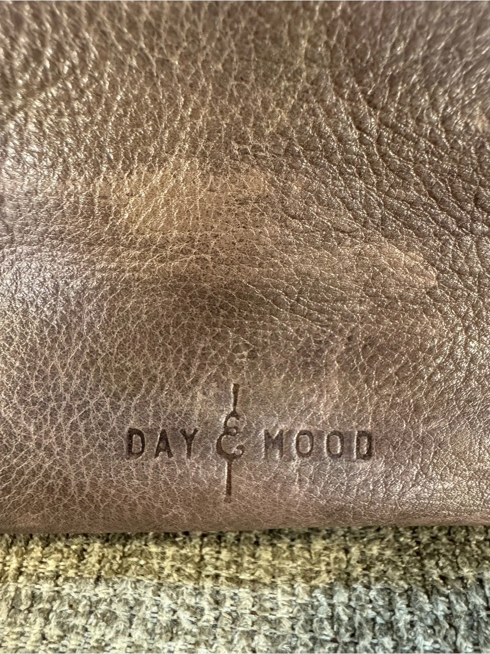 Day & Mood hobo bag crafted washed distressed leather taupe/grey shade - Picture 2 of 15